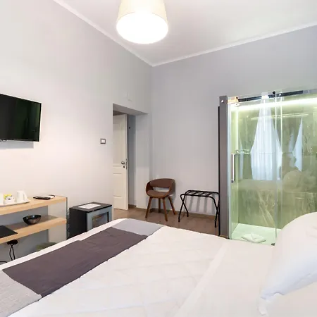 Clementi 18 Konukevi 4*