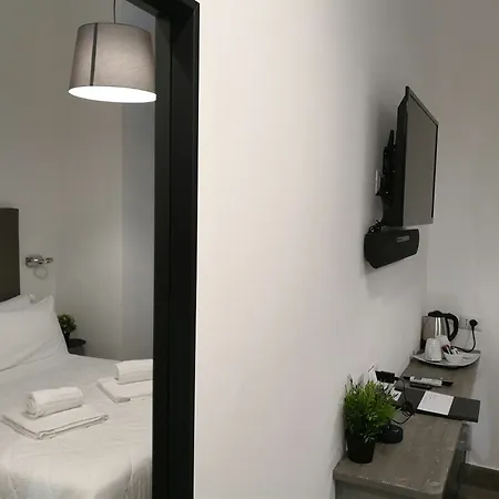 Konukevi Clementi 18 4*