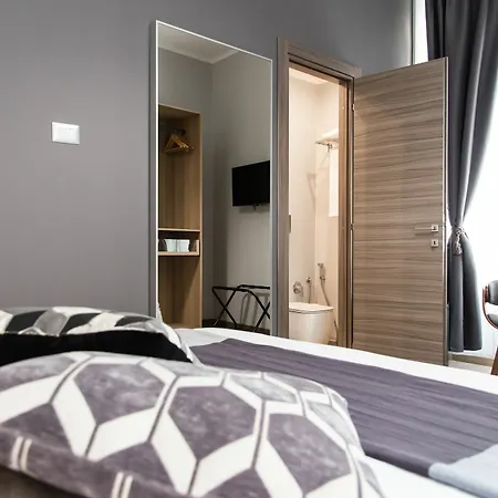 Konukevi Clementi 18 4*