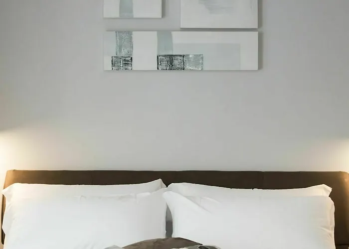 Clementi 18 Pensión 4*