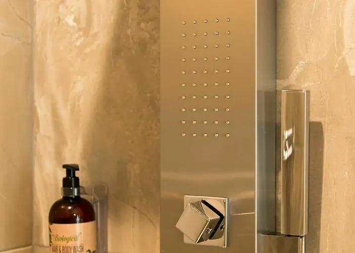 Clementi 18 Pensión 4*