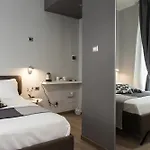 Clementi 18 Гостевой дом 4*