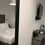招待所 罗马克莱门泰18号套房酒店 4*