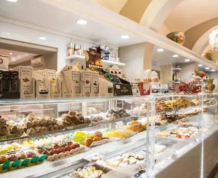 Clementi 18 4*